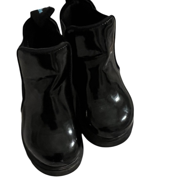 Native Kensington Treklite - Jiffy Black - Water Resistant - C6 slightly worn - Picture 1 of 5